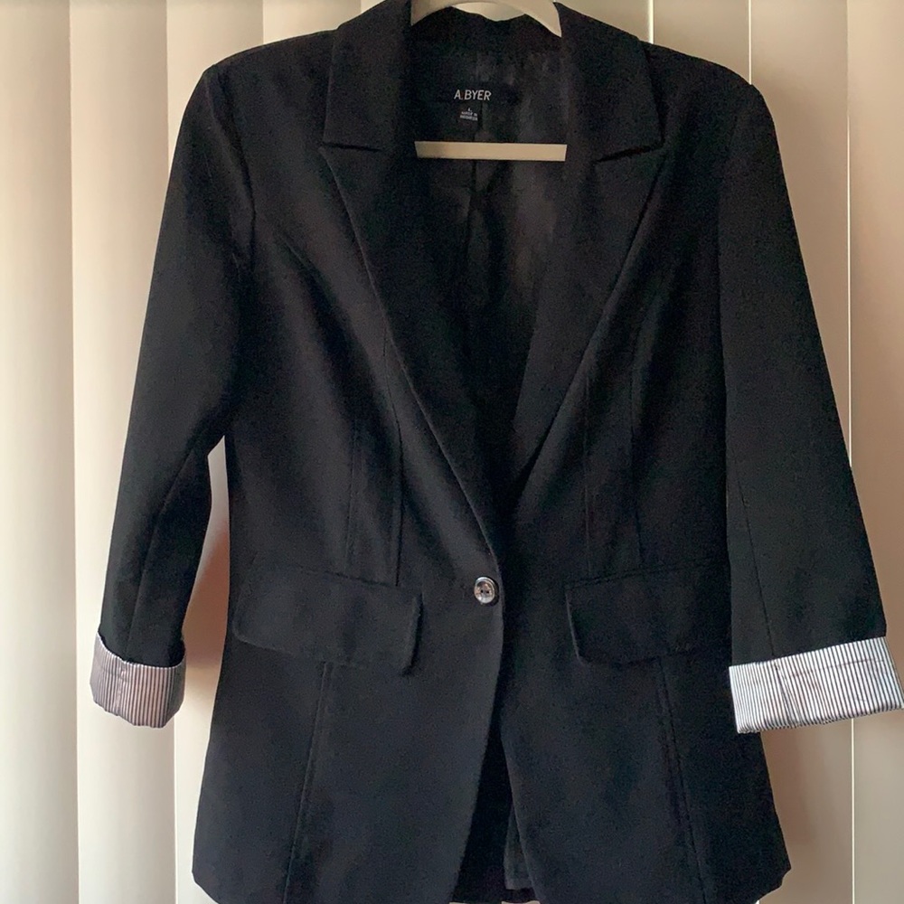 Women’s blazer with striped sleeve accent